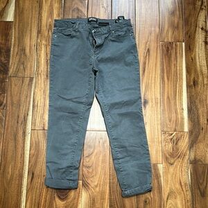 Women’s  Gray crop jeans